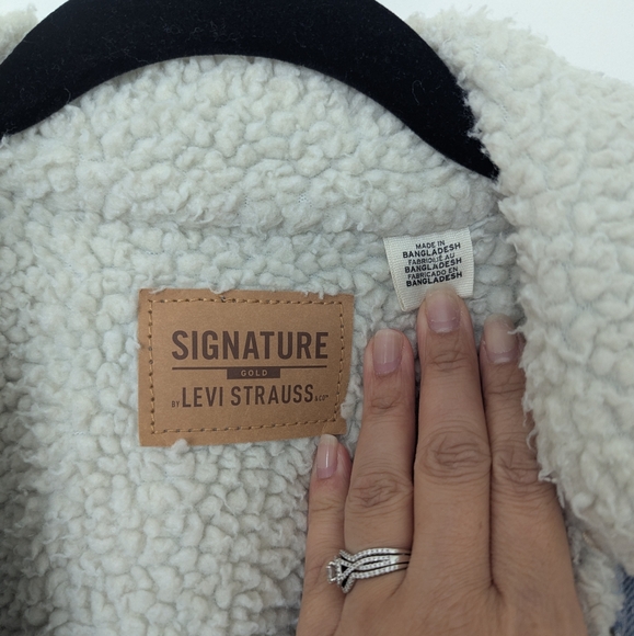 LEVIS Original Sherpa Trucker Jacket NWT - Picture 5 of 9